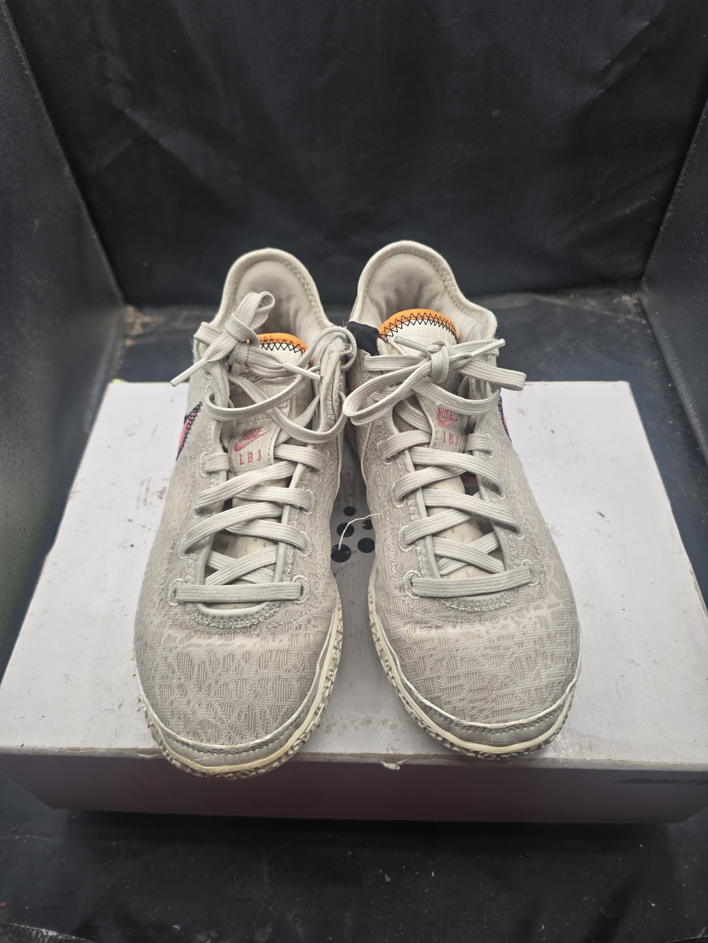 Nike Men's Light Gray Athletic Sneakers with Orange Tongue Detail‎